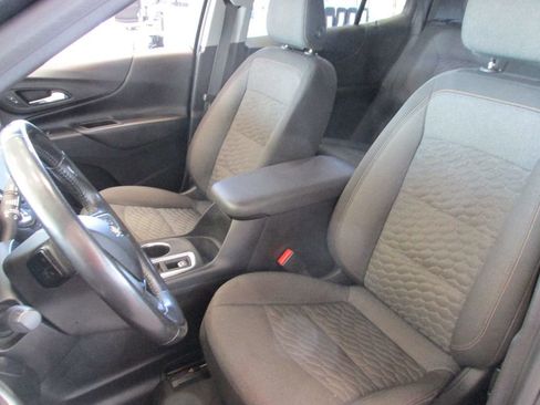 Used 2018 Chevrolet Equinox LT image 4