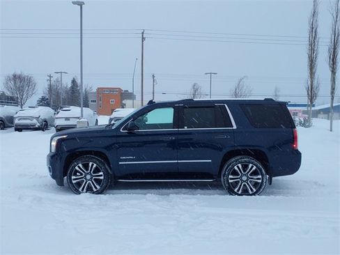 Used 2020 GMC Yukon Denali image 2