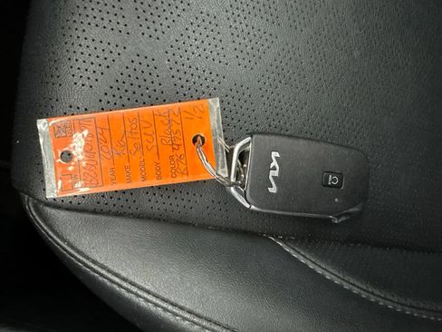 Used 2024 Kia Seltos EX AWD/4WD image 36