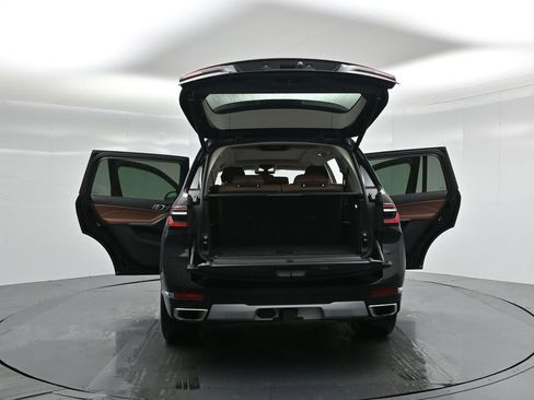 Used 2023 BMW X7 xDrive40i w/ Parking Assistance Package image 32