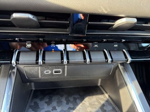 New 2026 GMC Canyon Elevation w/ Convenience Package image 8