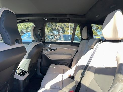 New 2026 Volvo XC90 T8 Ultra w/ Lounge Package image 15