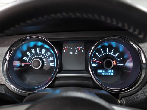 Used 2013 Ford Mustang GT RWD image 50