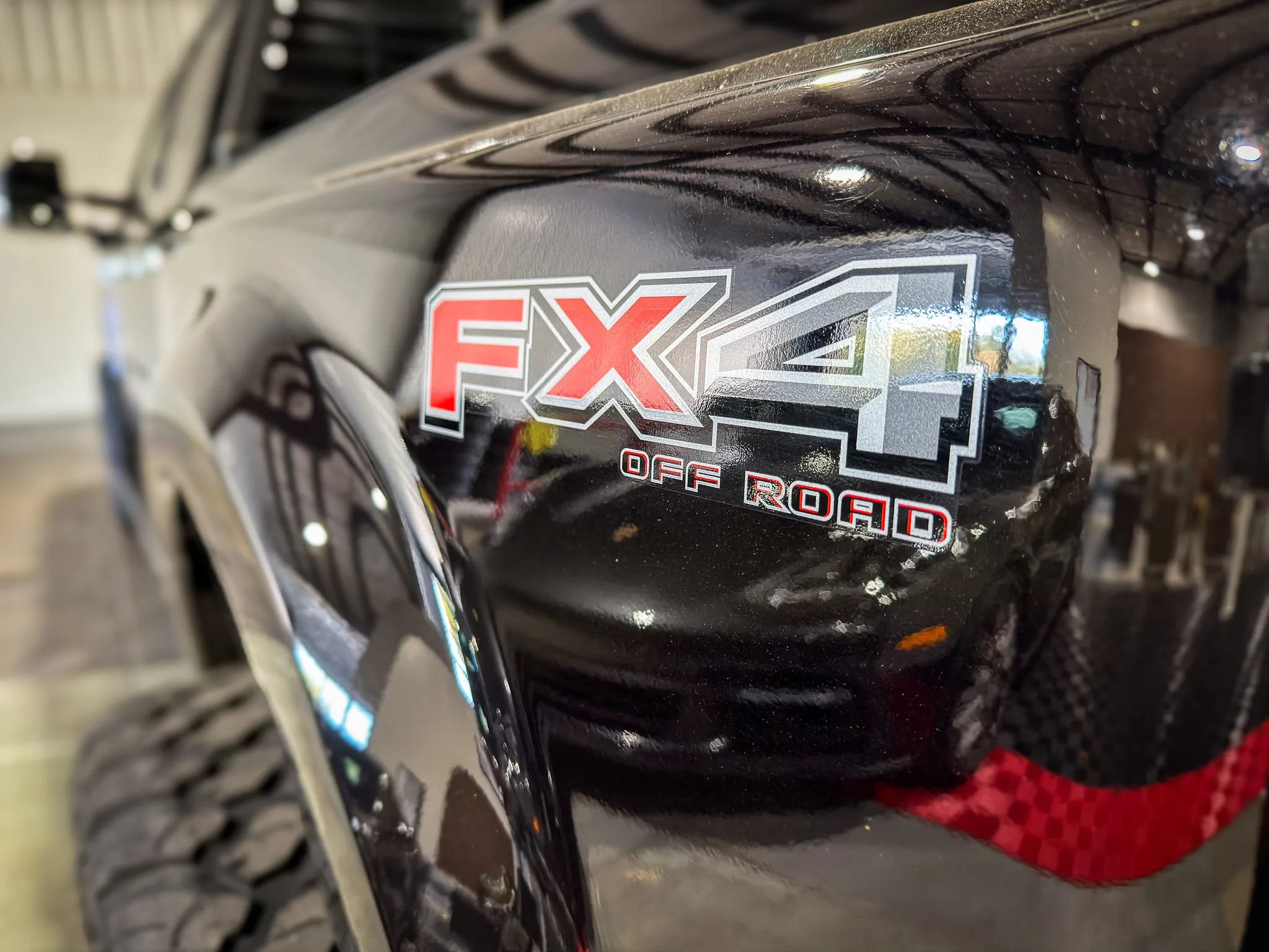 Used 2024 Ford F350 Limited w/ FX4 Off-Road Package AWD/4WD image 9