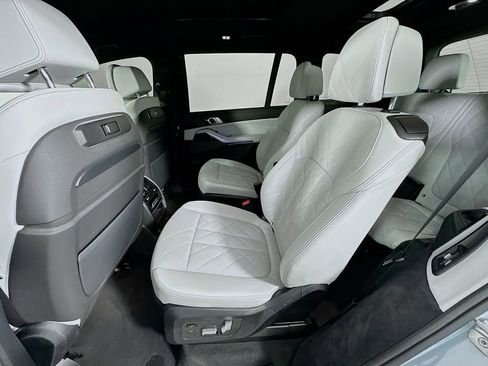 Used 2024 BMW X7 xDrive40i w/ M Sport Package AWD/4WD image 25