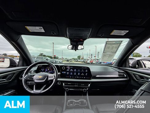 Used 2025 Chevrolet Traverse LT AWD/4WD image 22