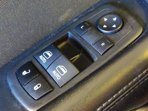 Used 2021 Dodge Challenger SXT w/ Driver Convenience Group RWD image 27