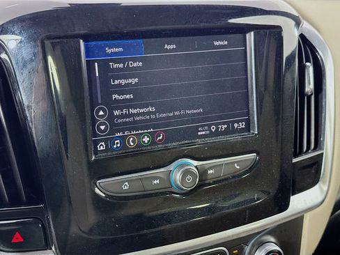 Used 2022 Chevrolet Traverse LS image 37