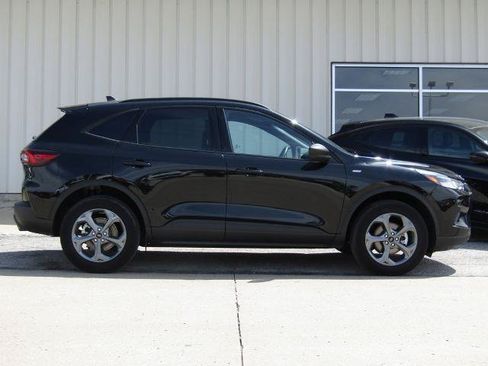 Certified 2025 Ford Escape ST-Line AWD/4WD image 2