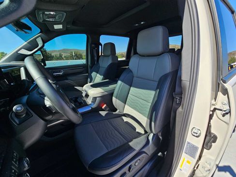 Used 2026 Chevrolet Silverado 2500 ZR2 AWD/4WD image 22