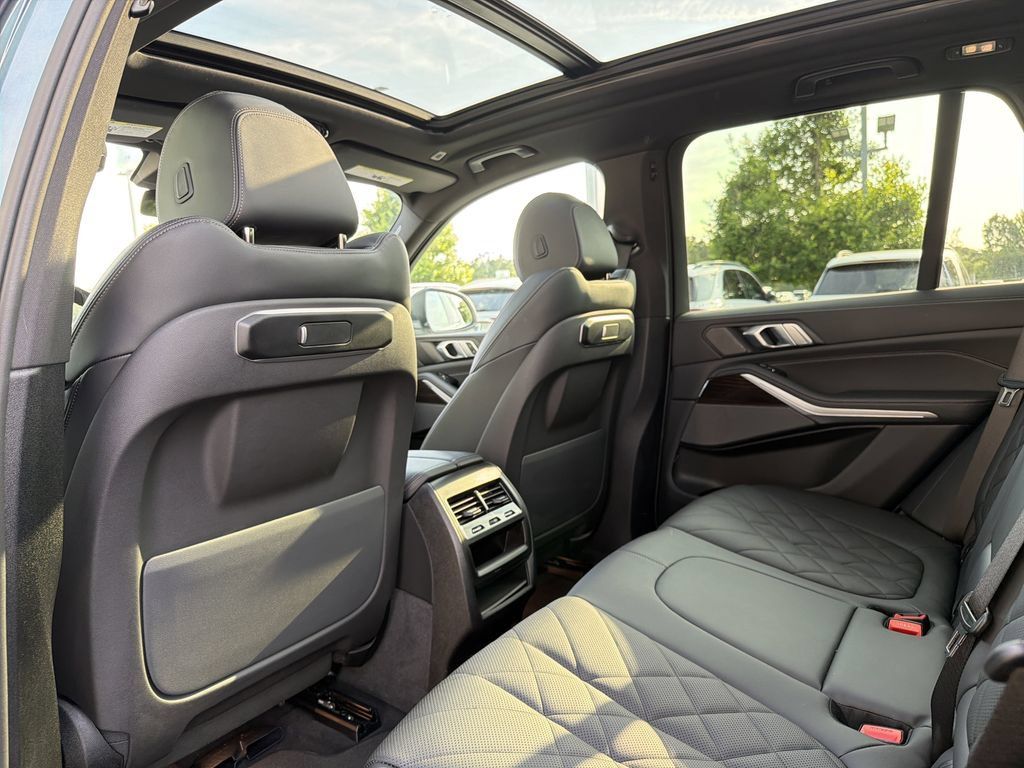 Used 2026 BMW X5 sDrive40i RWD image 12