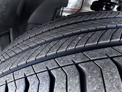 Used 2025 Mercedes-Benz GLC 300 image 14