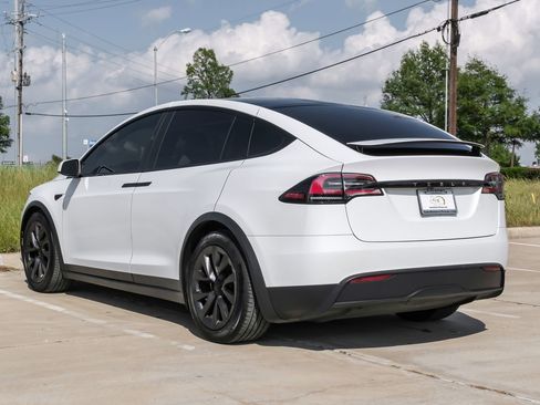 Used 2024 Tesla Model X AWD/4WD image 11