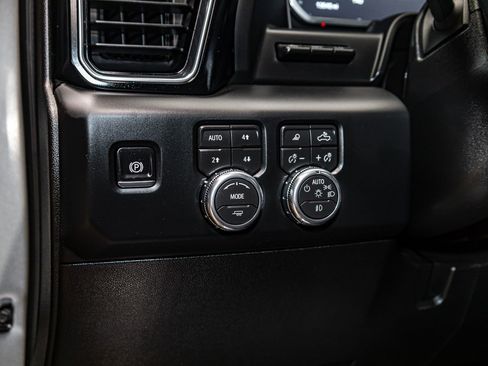 Used 2026 GMC Sierra 3500 Denali w/ Denali Reserve Package AWD/4WD image 19