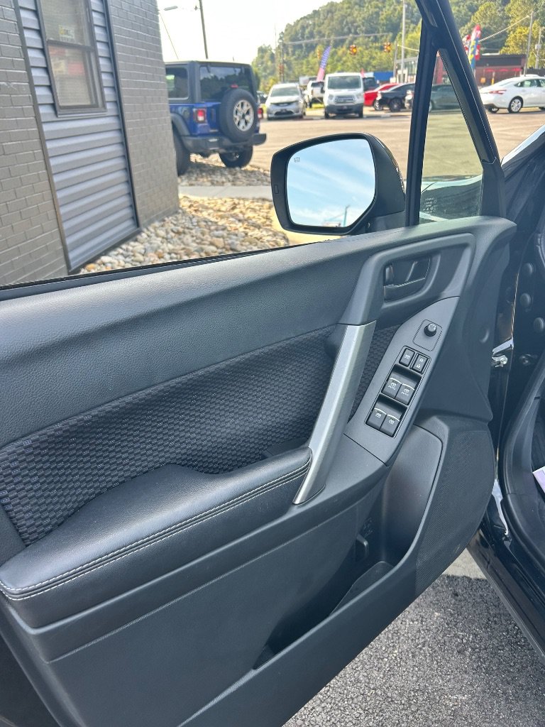 Used 2017 Subaru Forester 2.5i Premium w/ All-Weather Package AWD/4WD image 7