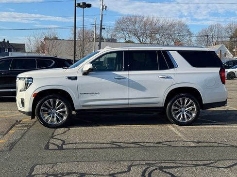 Used 2022 GMC Yukon Denali w/ Denali Premium Package image 2