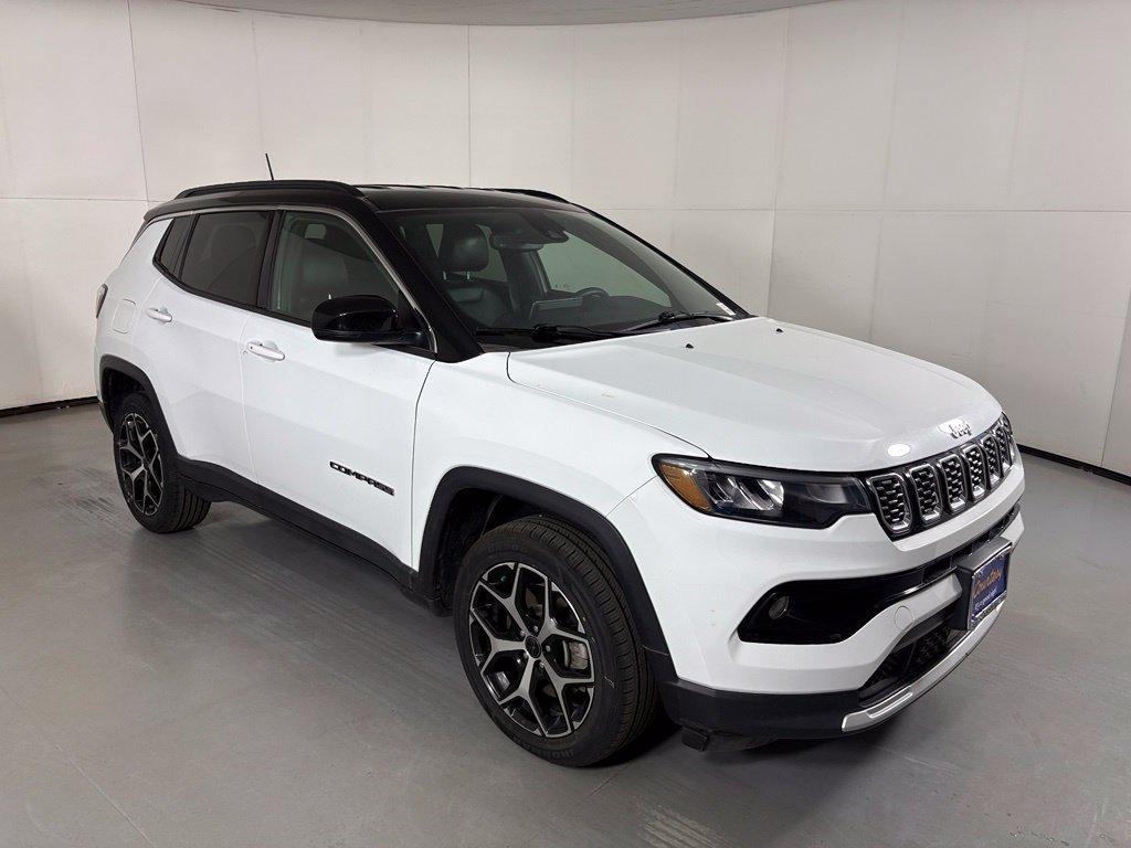 Used 2025 Jeep Compass Limited AWD/4WD image 2