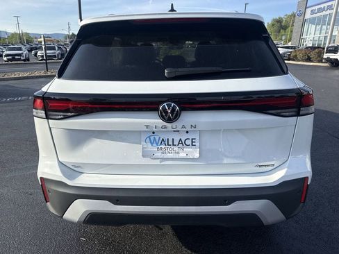 New 2026 Volkswagen Tiguan SE AWD/4WD image 5