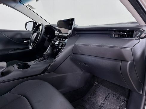 Used 2024 Toyota Venza LE AWD/4WD image 27