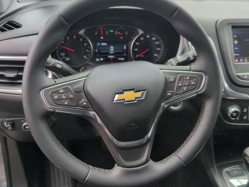 Used 2024 Chevrolet Equinox LT AWD/4WD image 3