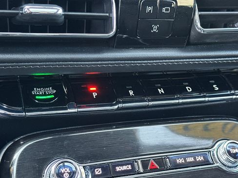 Used 2022 Lincoln Nautilus Reserve w/ Equipment Group 202A image 20