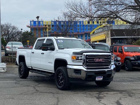 Used 2019 GMC Sierra 2500 4x4 Crew Cab image 1