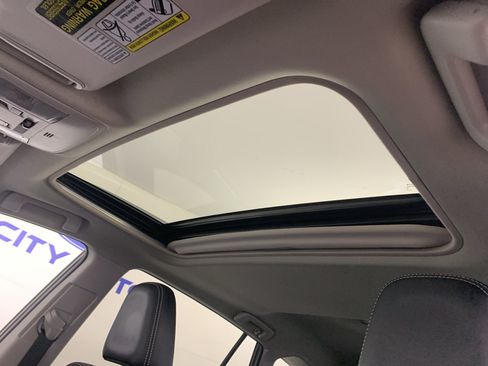 Used 2017 Toyota RAV4 Limited AWD/4WD image 29