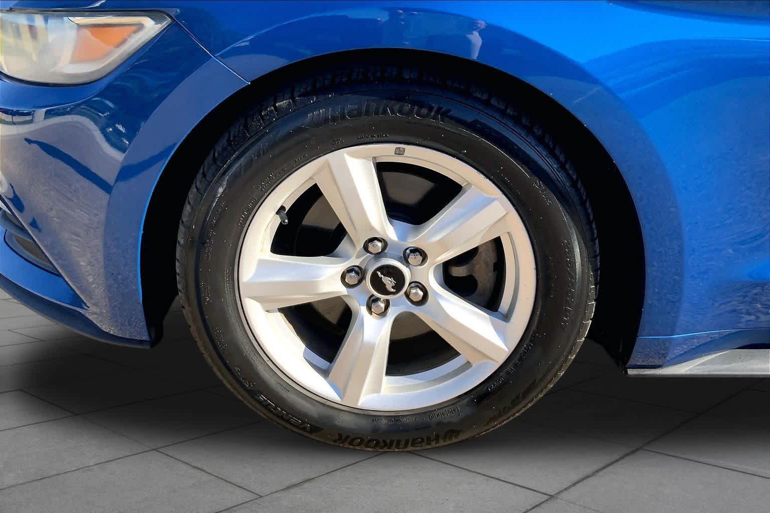 Certified 2017 Ford Mustang Coupe RWD image 11