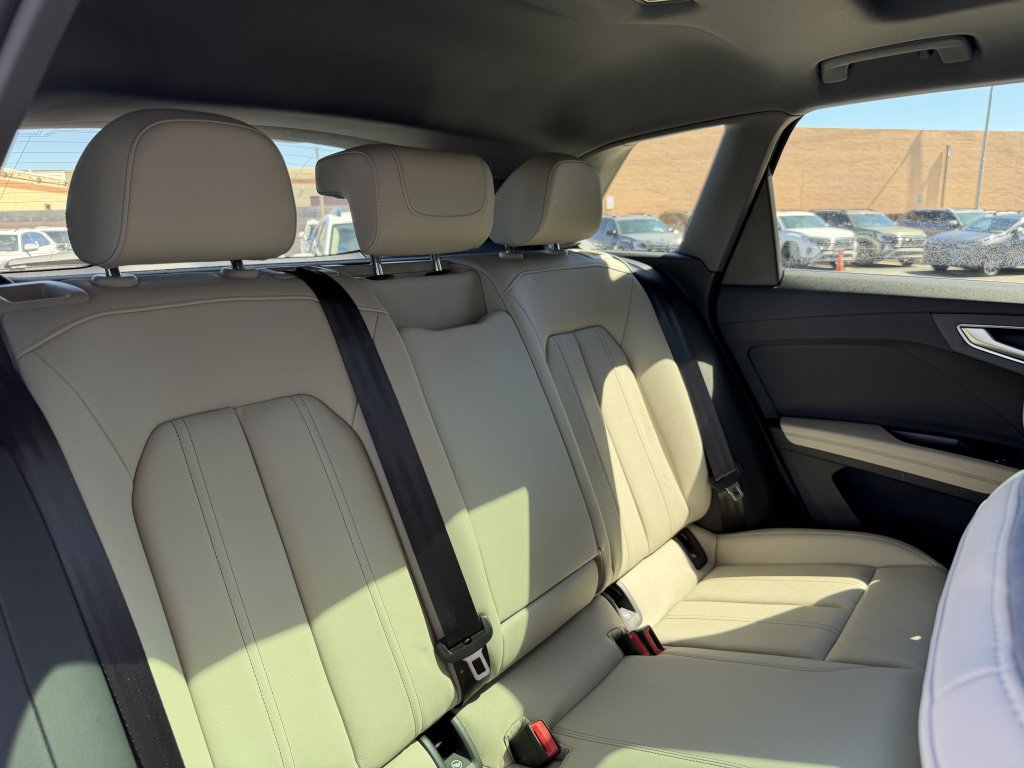 Used 2024 Audi Q4 e-tron Premium Plus w/ Premium Plus AWD/4WD image 40