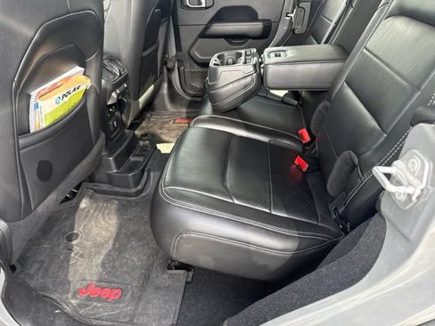 Used 2018 Jeep Wrangler Unlimited Sahara w/ Cold Weather Group AWD/4WD image 12