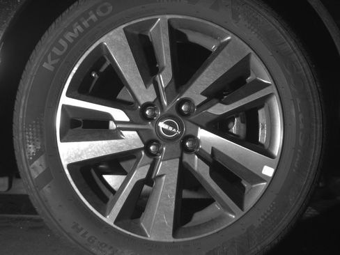 Used 2025 Nissan Versa SV FWD image 13