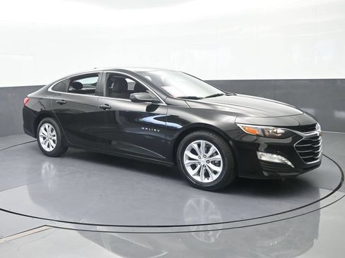 Used 2025 Chevrolet Malibu LT FWD image 8