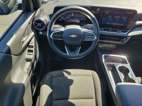 Certified 2025 Chevrolet Equinox LT FWD image 12