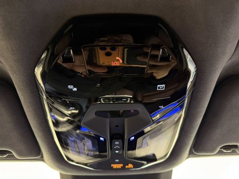 Used 2023 BMW 760i xDrive image 32