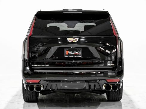 Used 2023 Cadillac Escalade ESV V image 8