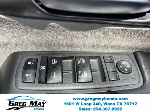 Used 2022 Chrysler Pacifica Touring-L FWD image 24