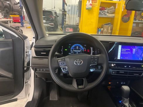 Used 2025 Toyota Camry LE FWD image 16