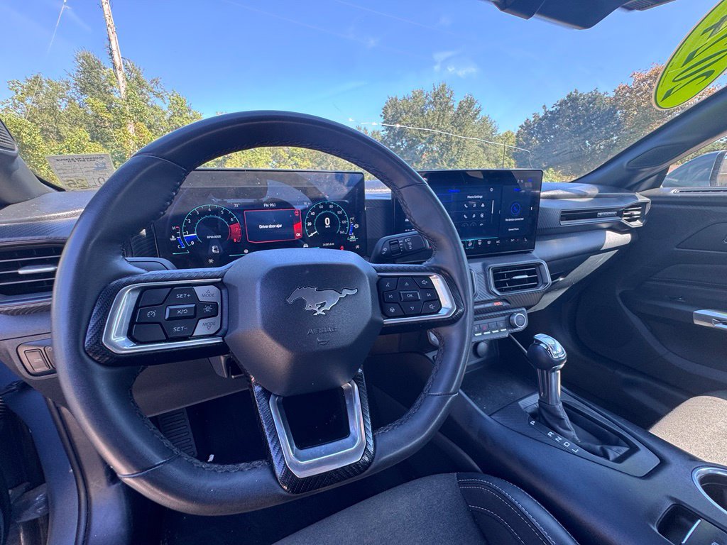 Used 2024 Ford Mustang Coupe RWD image 25