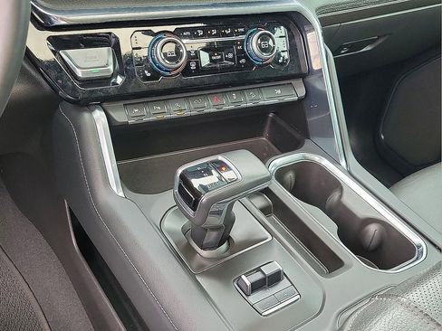 Used 2024 GMC Sierra 1500 Denali w/ Denali Reserve Package image 17