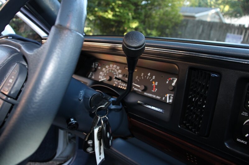 Used 1998 Buick Le Sabre Custom w/ Headliner Lighting Pkg FWD image 8
