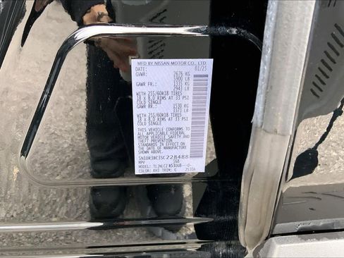 Used 2025 Nissan Pathfinder SV image 33