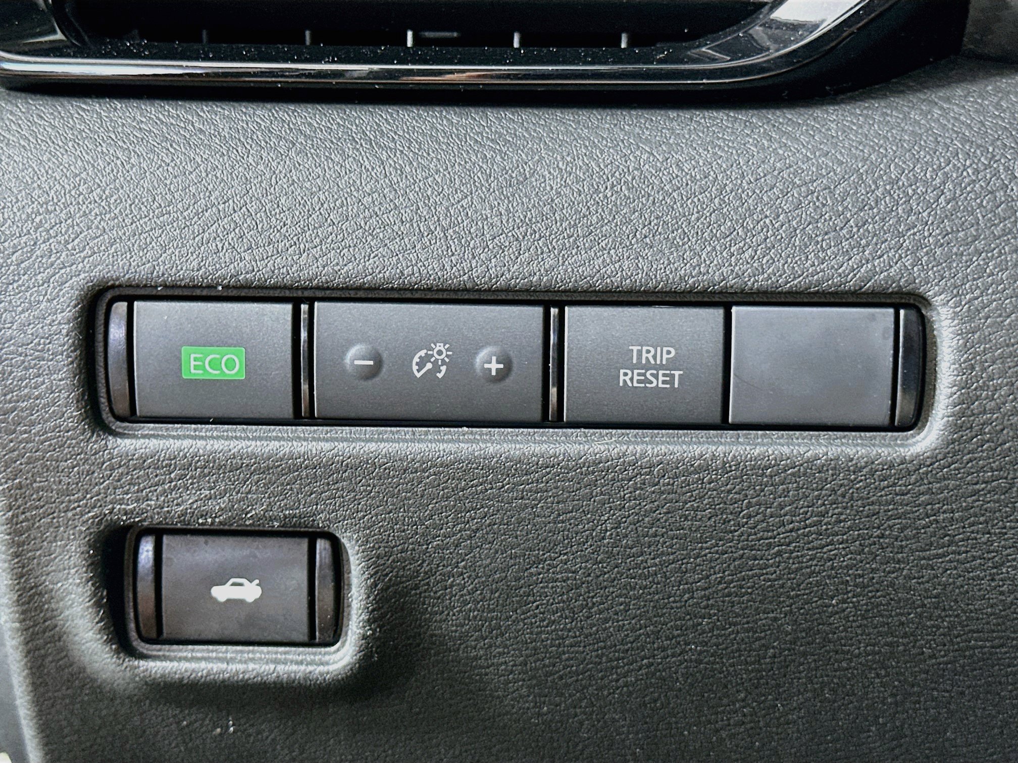 Used 2025 Nissan Sentra SR w/ Midnight Edition FWD image 17