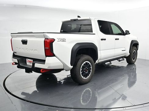 Used 2024 Toyota Tacoma TRD Off-Road AWD/4WD image 7