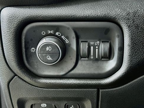 Used 2023 RAM 1500 Laramie AWD/4WD image 14