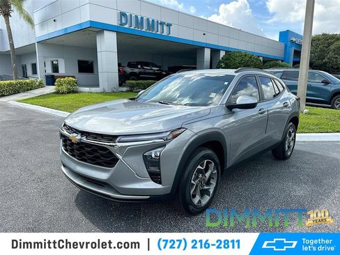 Used 2025 Chevrolet Trax LT w/ LT Convenience Package FWD image 1