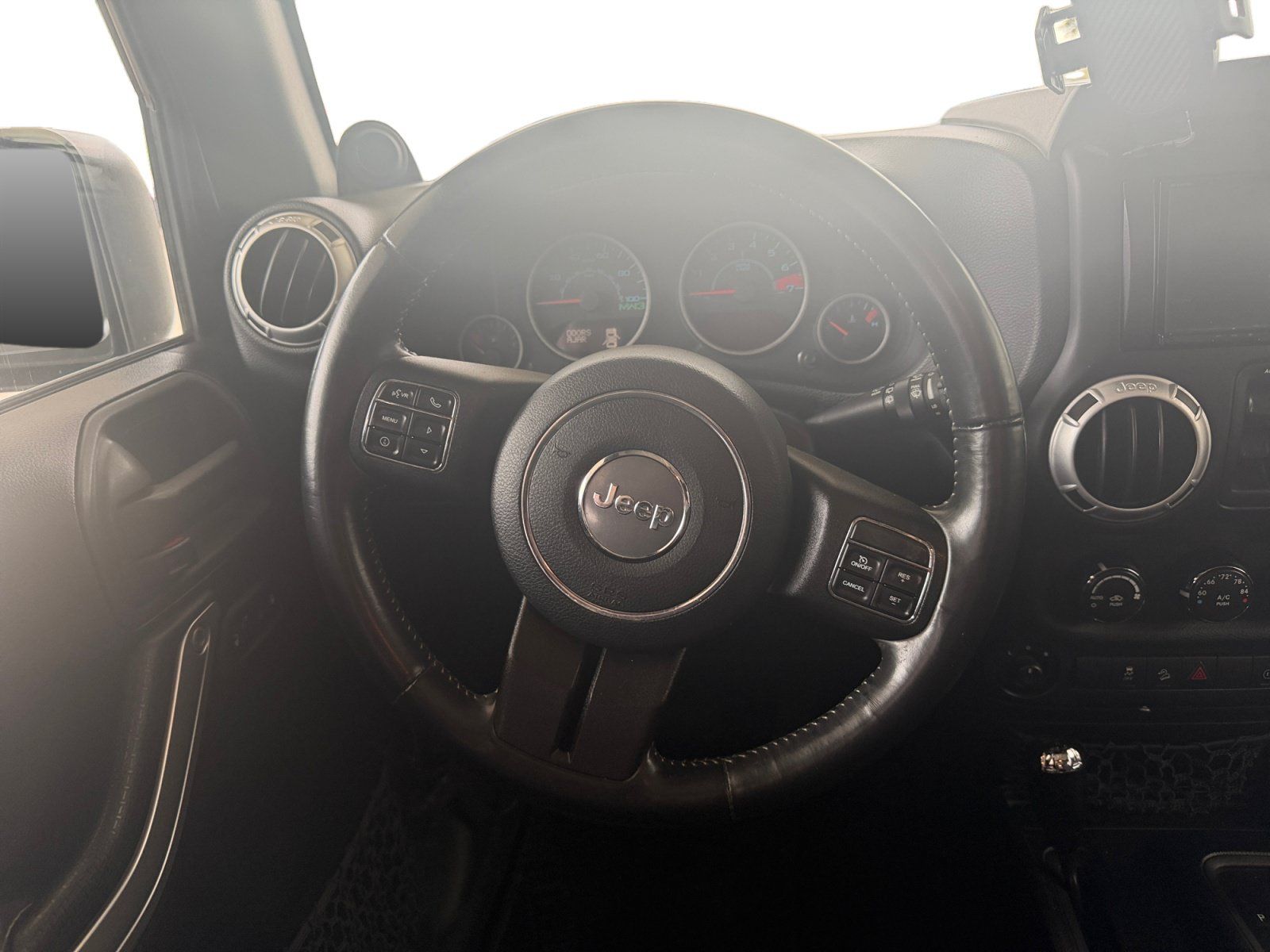 Used 2012 Jeep Wrangler Unlimited Rubicon AWD/4WD image 13