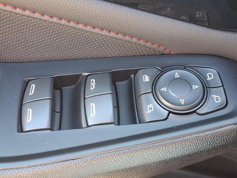 Used 2023 Chevrolet Traverse RS FWD image 18