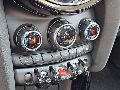 Used 2023 MINI Cooper 2-Door Hardtop FWD image 16