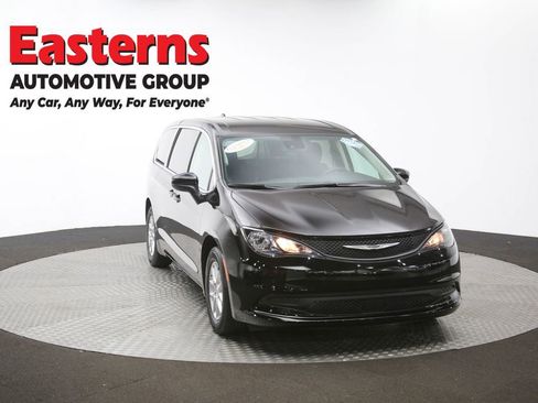 Used 2024 Chrysler Voyager LX image 49