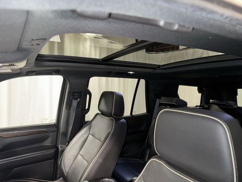 Used 2021 Chevrolet Tahoe Premier w/ Premium Package image 30